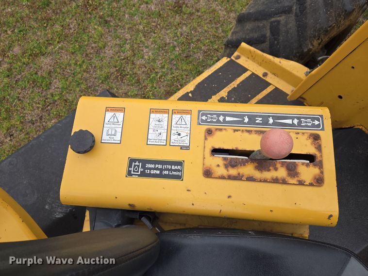 image for item DS5360 2004 Vermeer RT 650 vibratory cable plow