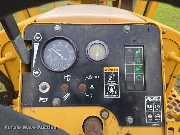 image for item DS5360 2004 Vermeer RT 650 vibratory cable plow