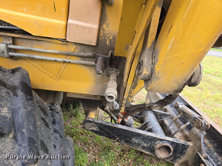 image for item DS5360 2004 Vermeer RT 650 vibratory cable plow