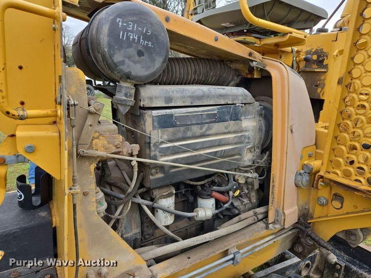 image for item DS5360 2004 Vermeer RT 650 vibratory cable plow