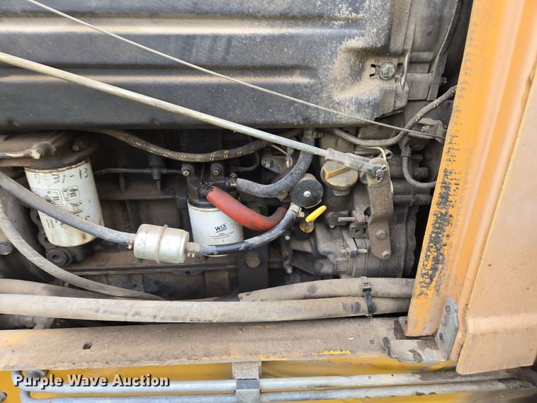 image for item DS5360 2004 Vermeer RT 650 vibratory cable plow