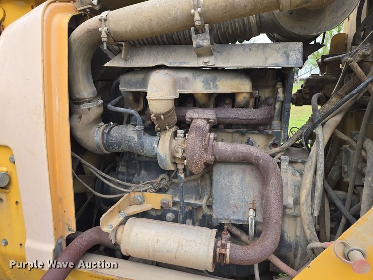 image for item DS5360 2004 Vermeer RT 650 vibratory cable plow