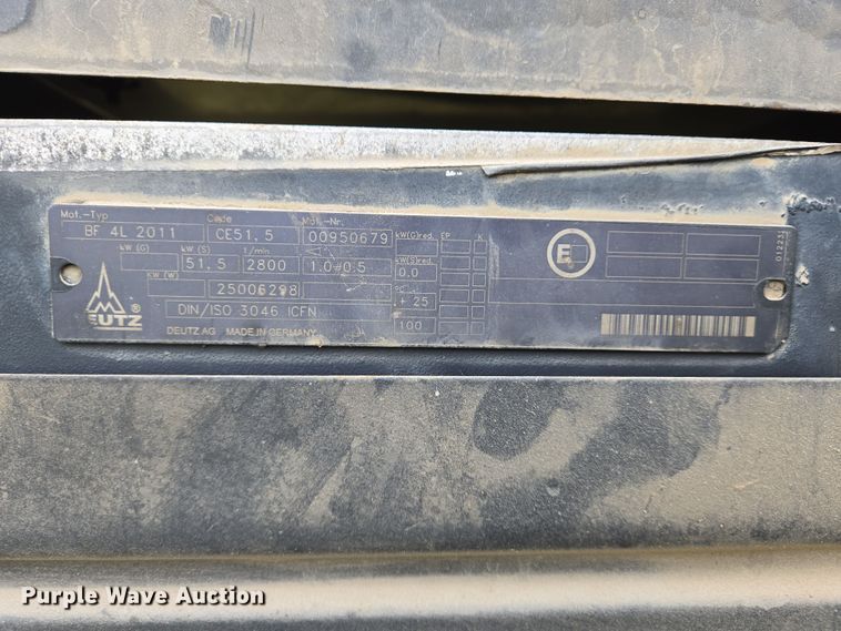 image for item DS5360 2004 Vermeer RT 650 vibratory cable plow