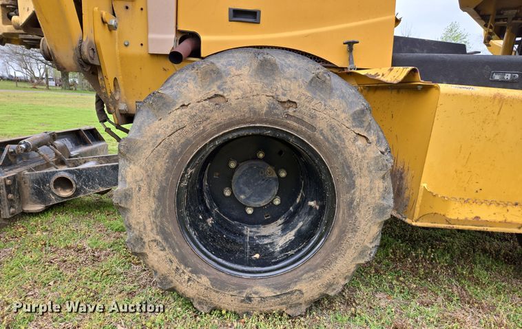 image for item DS5360 2004 Vermeer RT 650 vibratory cable plow