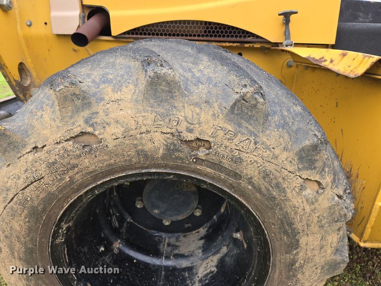 image for item DS5360 2004 Vermeer RT 650 vibratory cable plow