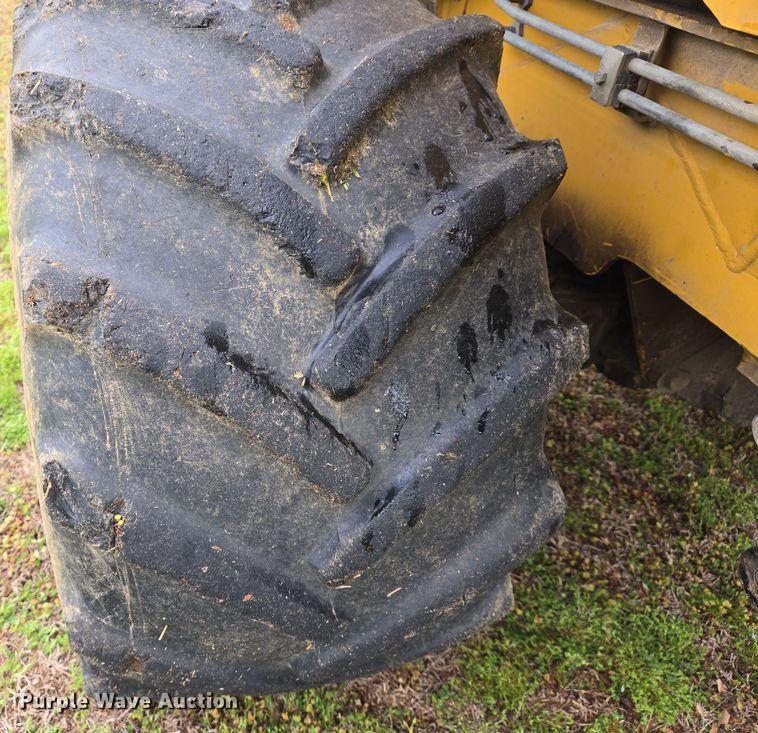 image for item DS5360 2004 Vermeer RT 650 vibratory cable plow