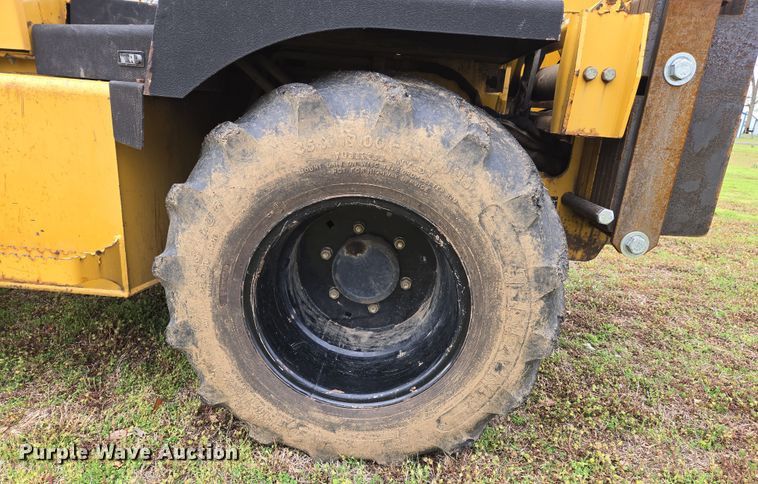 image for item DS5360 2004 Vermeer RT 650 vibratory cable plow