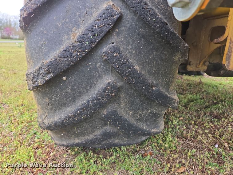 image for item DS5360 2004 Vermeer RT 650 vibratory cable plow