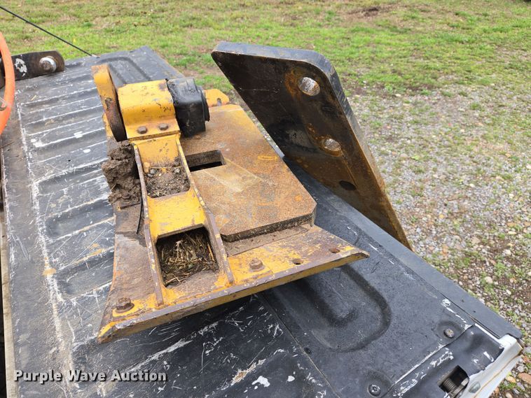 image for item DS5360 2004 Vermeer RT 650 vibratory cable plow