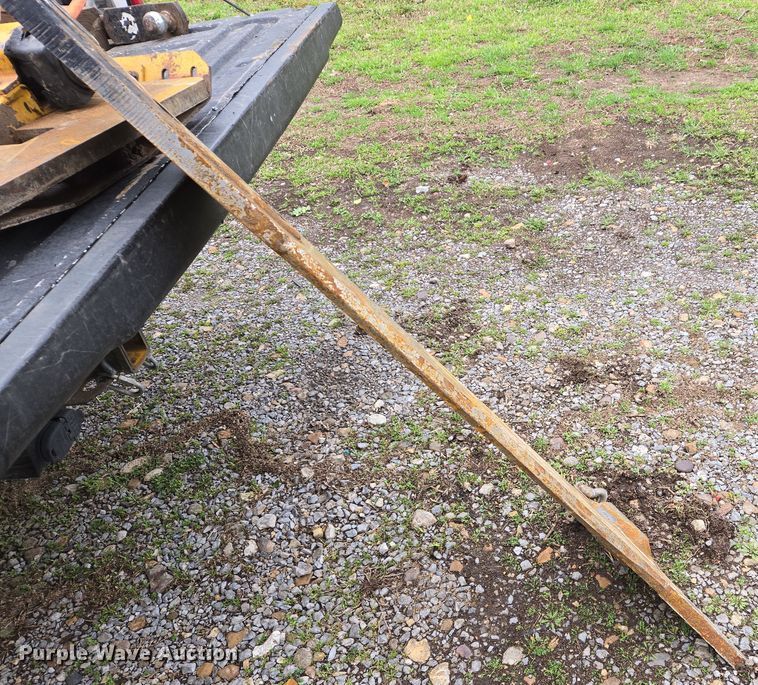 image for item DS5360 2004 Vermeer RT 650 vibratory cable plow