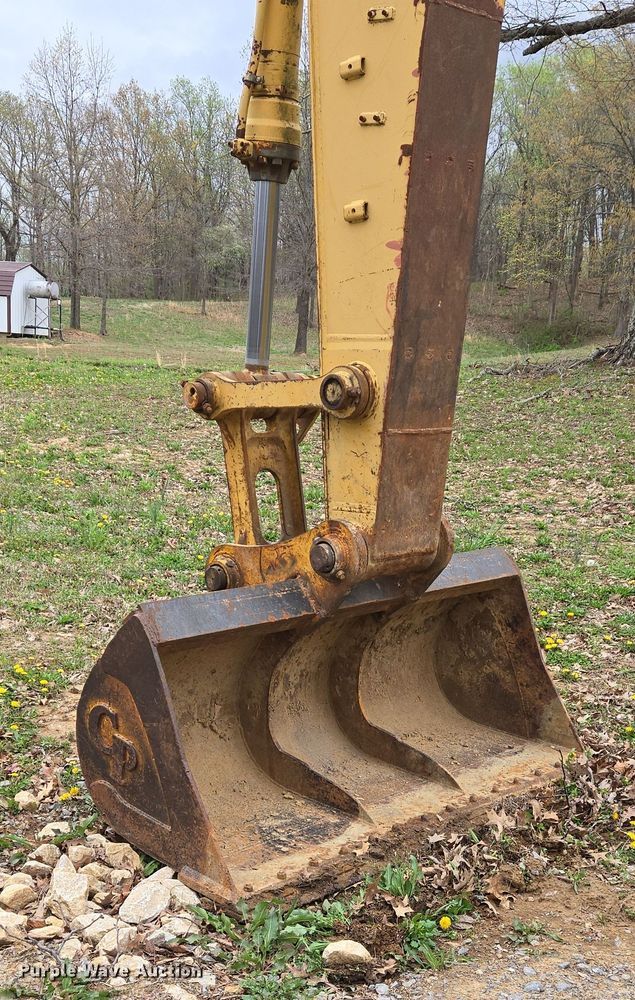 image for item DS5365 1995 John Deere 892E LC excavator