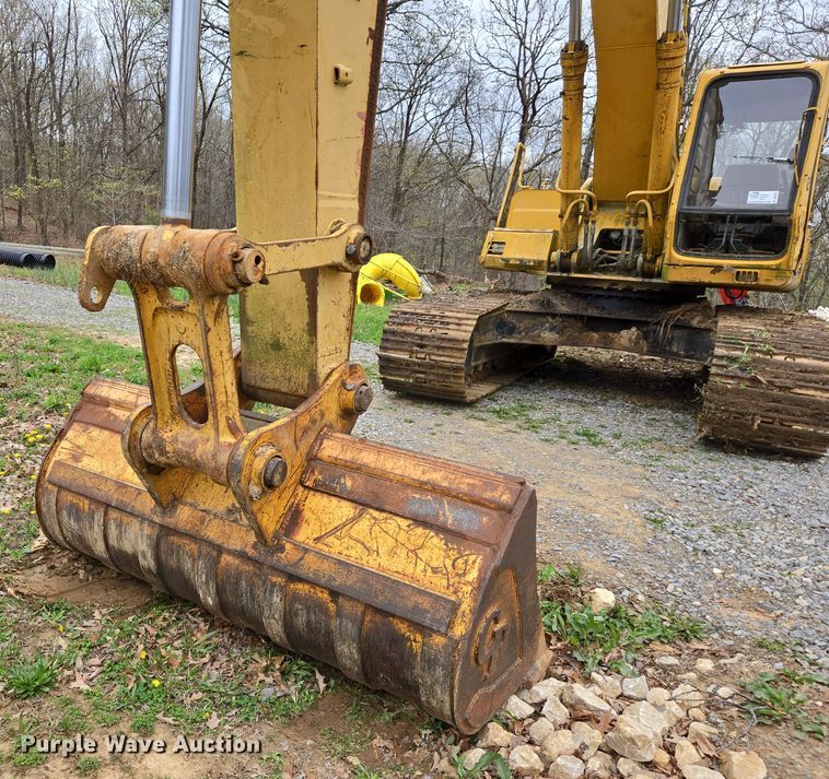 image for item DS5365 1995 John Deere 892E LC excavator