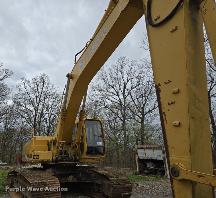 image for item DS5365 1995 John Deere 892E LC excavator