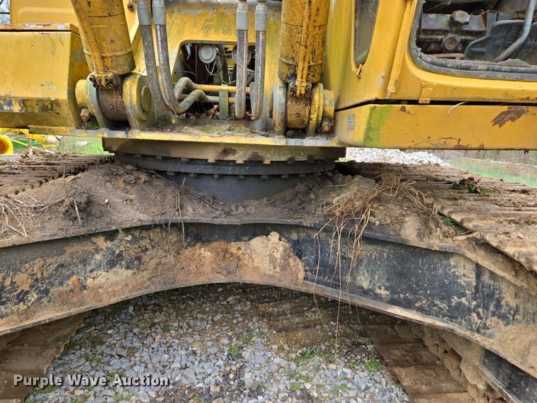 image for item DS5365 1995 John Deere 892E LC excavator