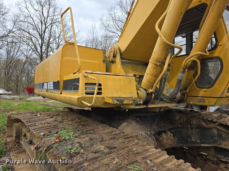 image for item DS5365 1995 John Deere 892E LC excavator