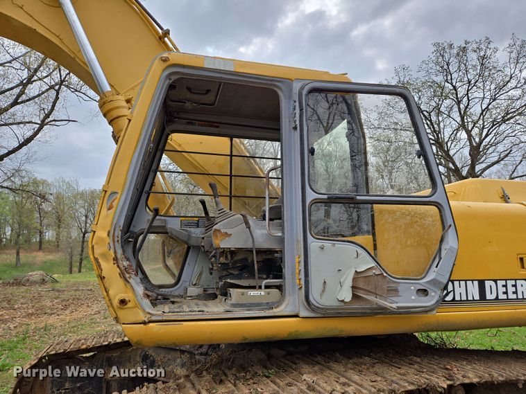 image for item DS5365 1995 John Deere 892E LC excavator