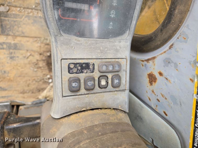 image for item DS5365 1995 John Deere 892E LC excavator