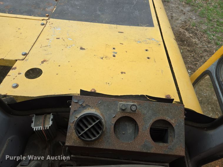 image for item DS5365 1995 John Deere 892E LC excavator