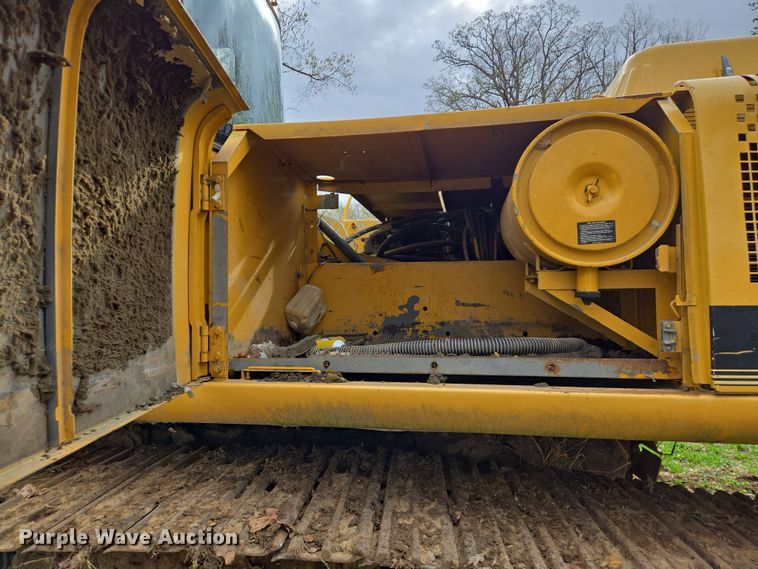 image for item DS5365 1995 John Deere 892E LC excavator