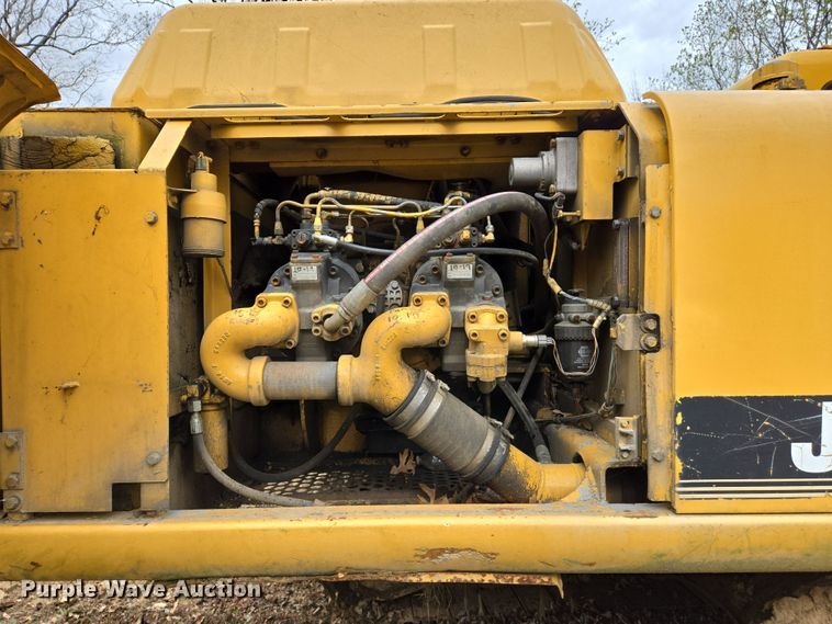 image for item DS5365 1995 John Deere 892E LC excavator