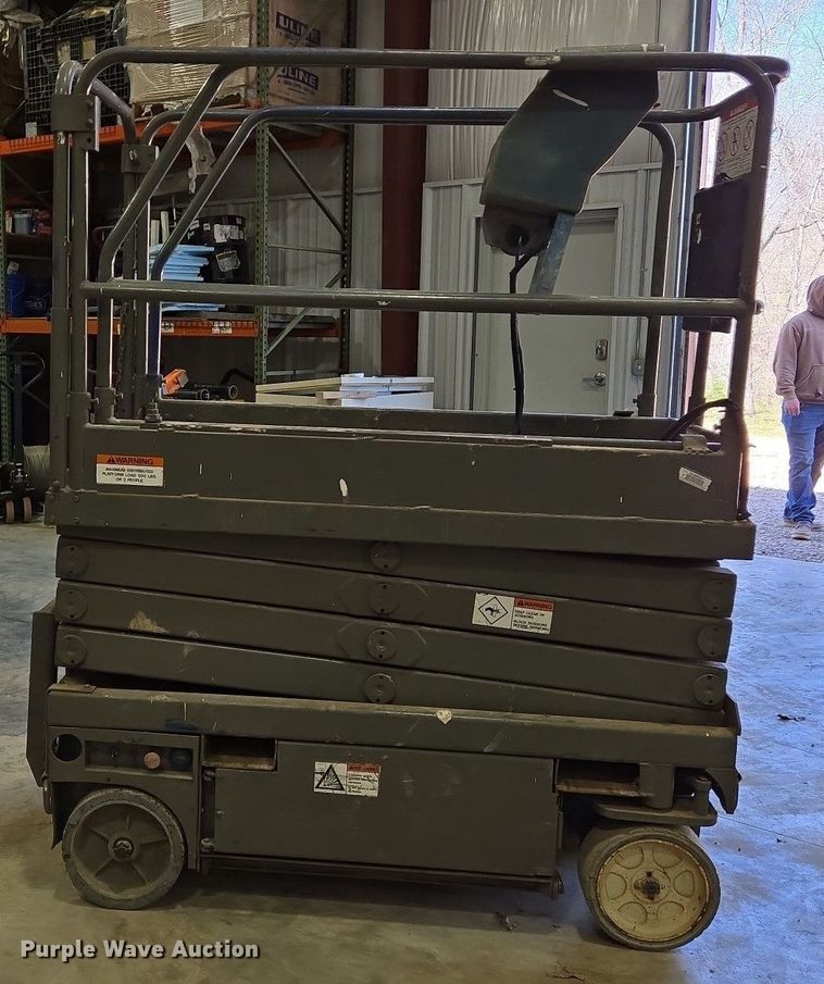 image for item DS5382 Upright 65700-010 scissor lift