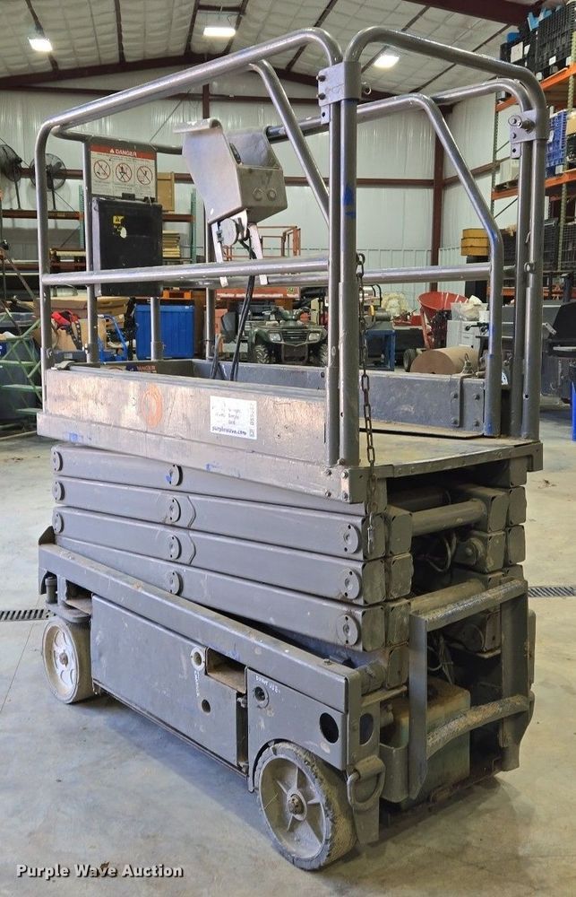 image for item DS5382 Upright 65700-010 scissor lift