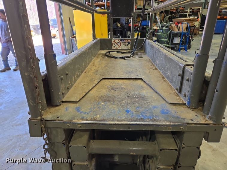 image for item DS5382 Upright 65700-010 scissor lift