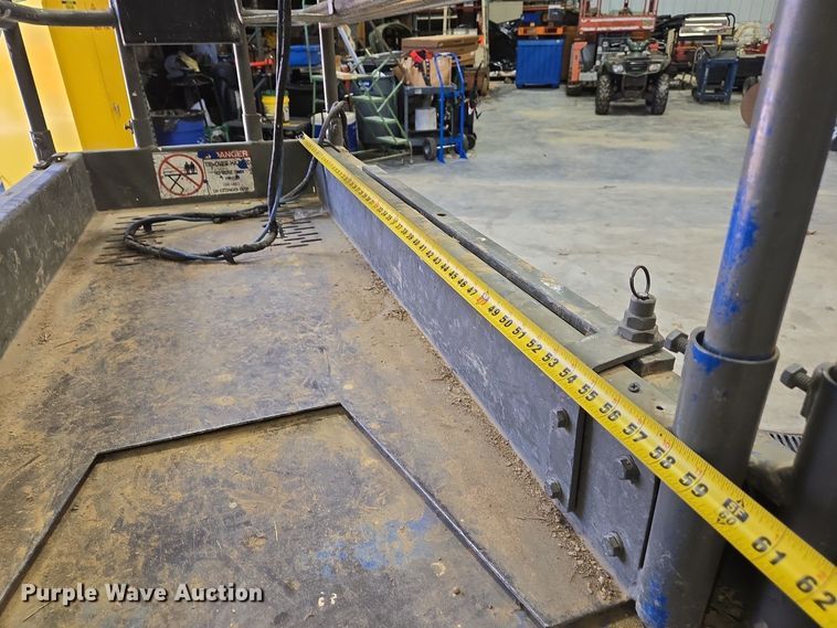 image for item DS5382 Upright 65700-010 scissor lift