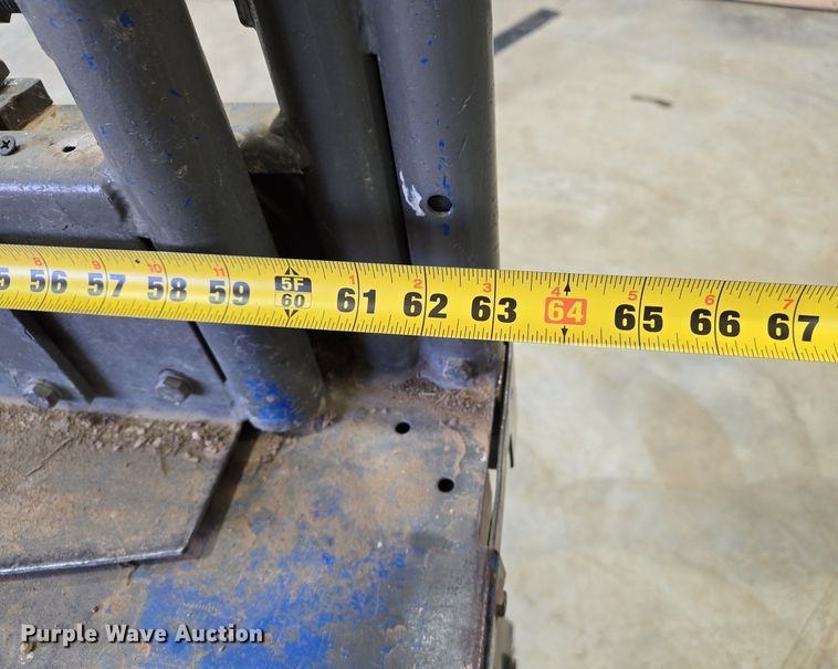 image for item DS5382 Upright 65700-010 scissor lift