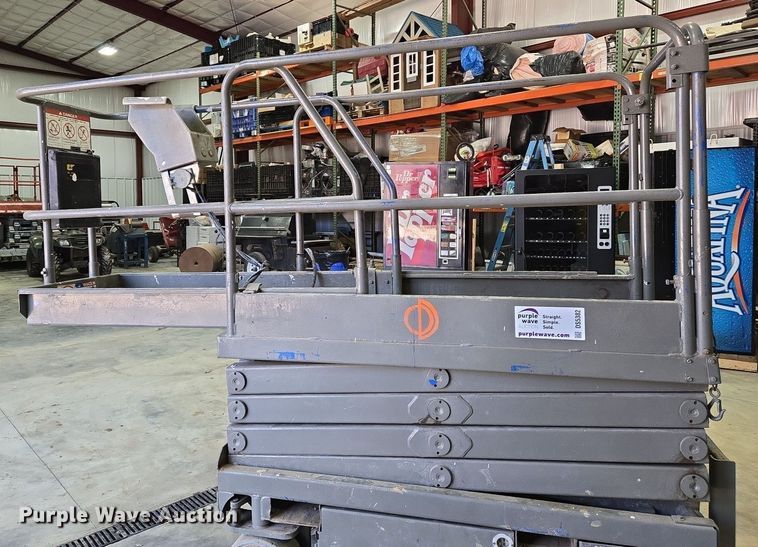 image for item DS5382 Upright 65700-010 scissor lift