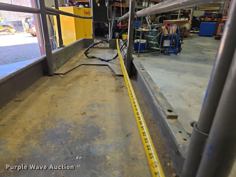 image for item DS5382 Upright 65700-010 scissor lift