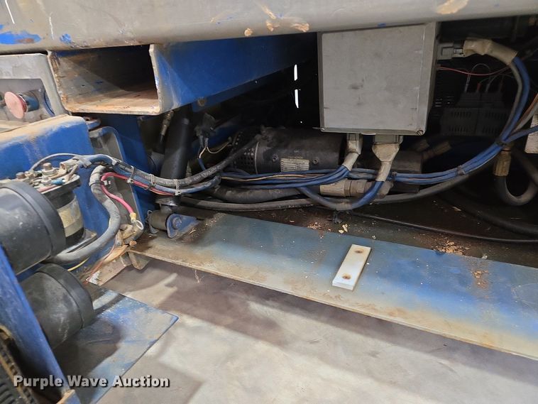 image for item DS5382 Upright 65700-010 scissor lift