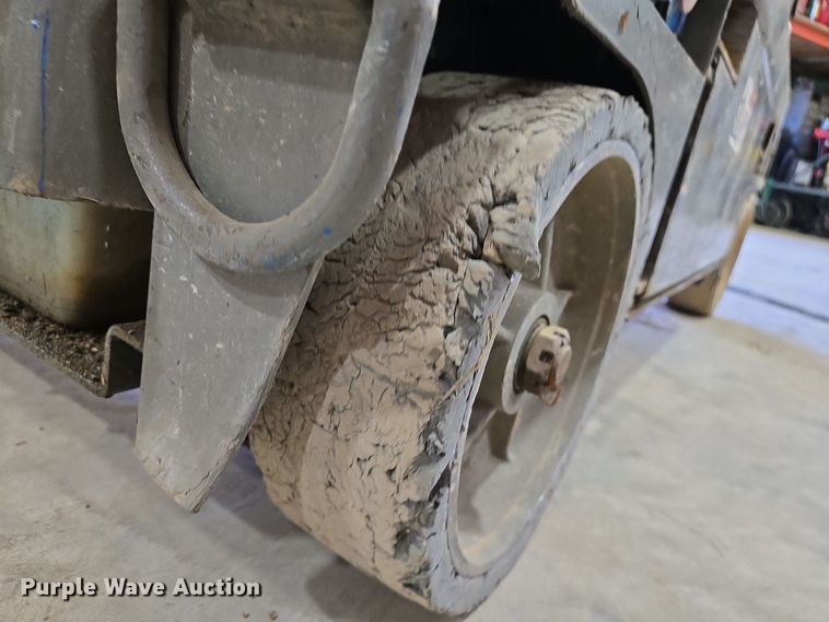 image for item DS5382 Upright 65700-010 scissor lift