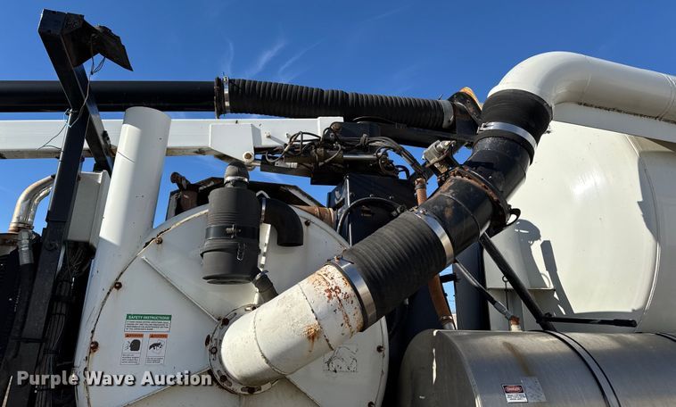 image for item DT0544 2001 Sterling 3126 sewer jetter truck