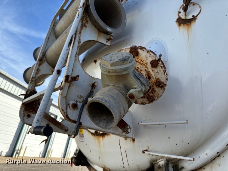 image for item DT0544 2001 Sterling 3126 sewer jetter truck