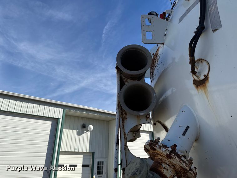 image for item DT0544 2001 Sterling 3126 sewer jetter truck