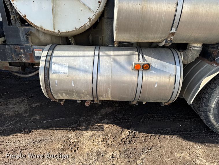 image for item DT0544 2001 Sterling 3126 sewer jetter truck