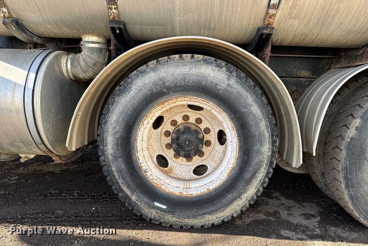 image for item DT0544 2001 Sterling 3126 sewer jetter truck