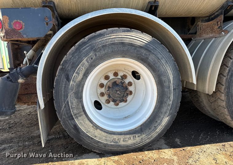 image for item DT0544 2001 Sterling 3126 sewer jetter truck