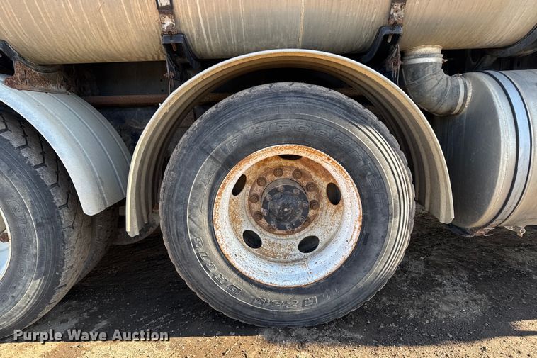 image for item DT0544 2001 Sterling 3126 sewer jetter truck