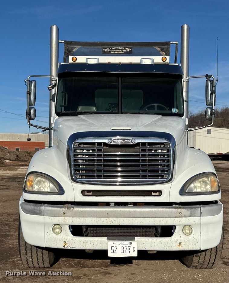 image for item DT0633 2005 Freightliner Columbia dump truck