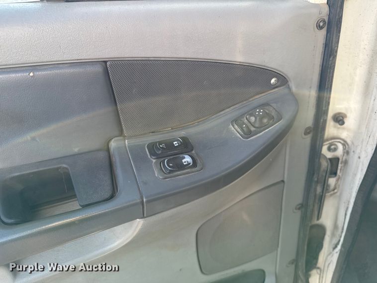 image for item DT0633 2005 Freightliner Columbia dump truck