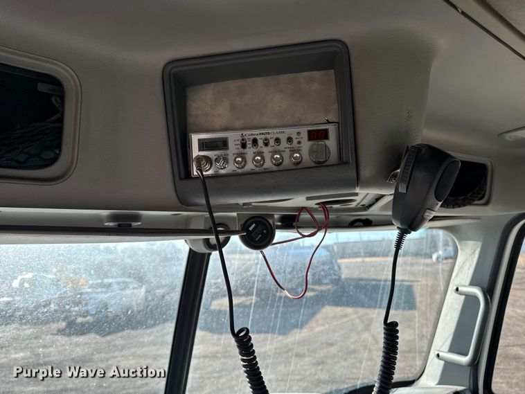 image for item DT0633 2005 Freightliner Columbia dump truck