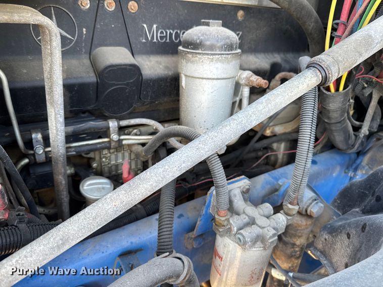 image for item DT0633 2005 Freightliner Columbia dump truck