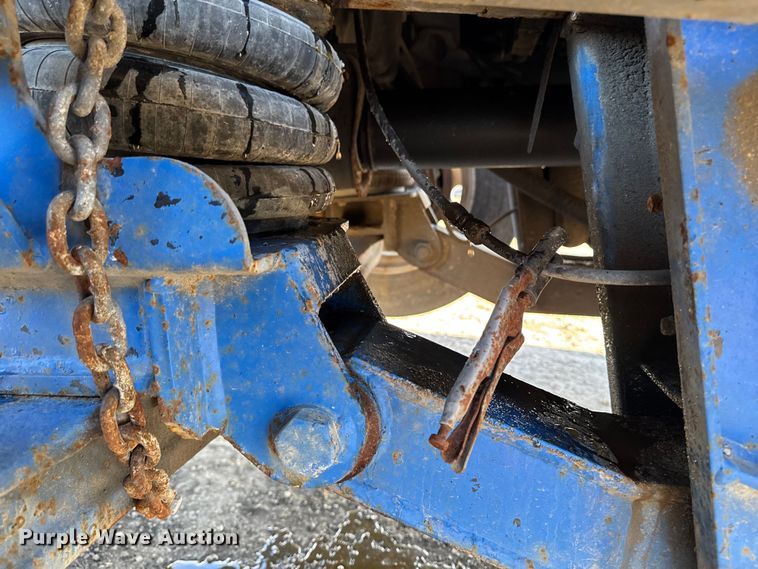 image for item DT0633 2005 Freightliner Columbia dump truck