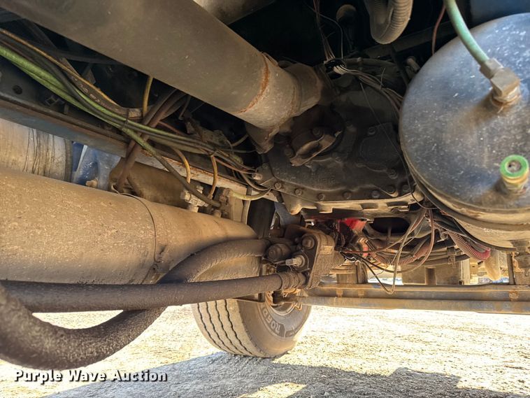 image for item DT0633 2005 Freightliner Columbia dump truck