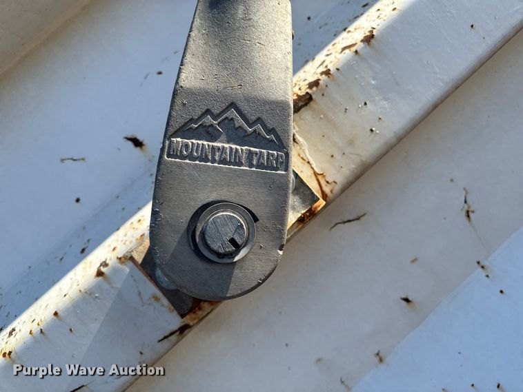 image for item DT0633 2005 Freightliner Columbia dump truck