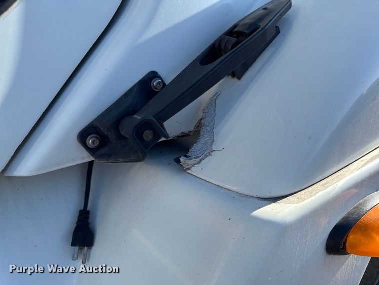 image for item DT0633 2005 Freightliner Columbia dump truck