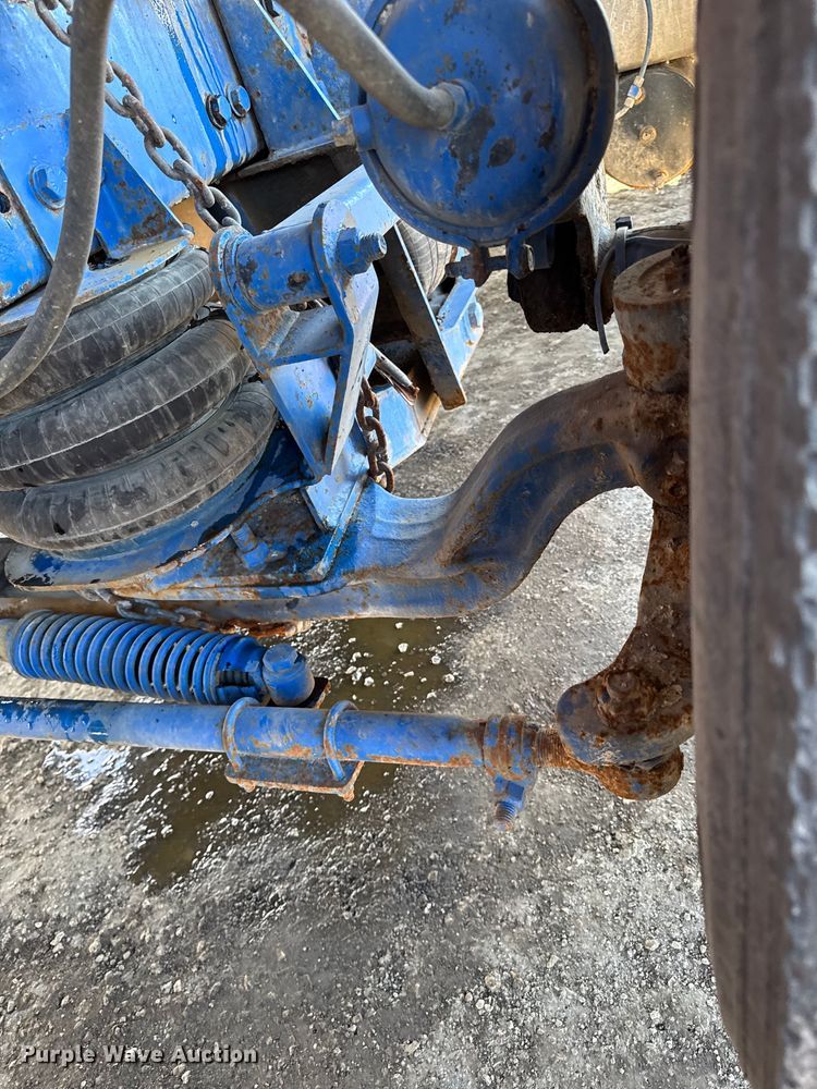 image for item DT0633 2005 Freightliner Columbia dump truck