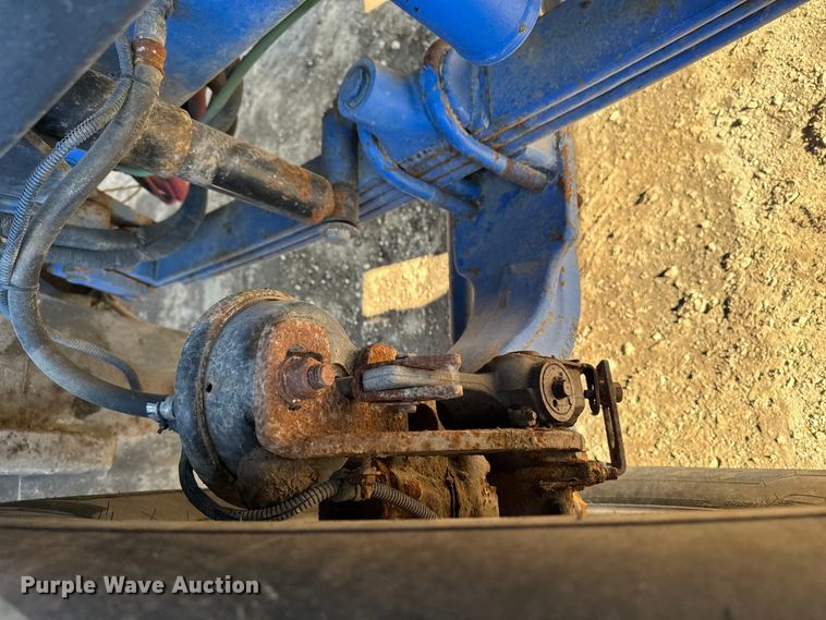 image for item DT0633 2005 Freightliner Columbia dump truck